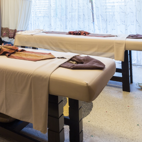 Spa Laundry Massage Table Linens 600X600